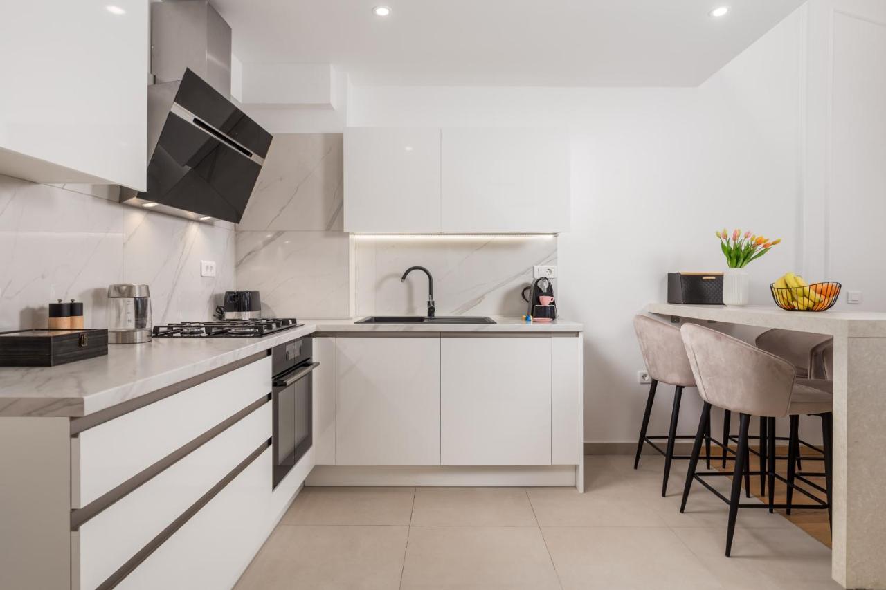 Gallery Apartment Megan2 With Parking Kastav Bagian luar foto