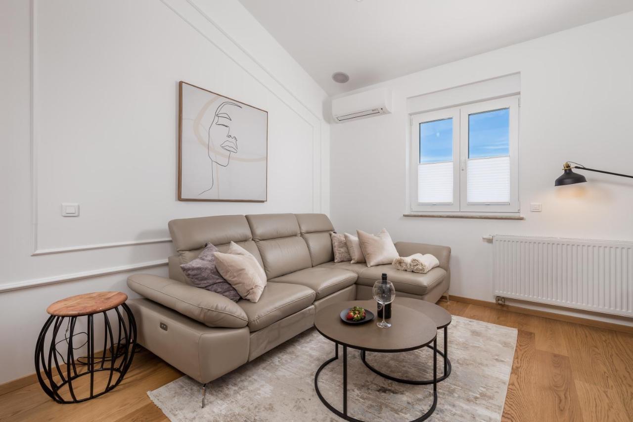 Gallery Apartment Megan2 With Parking Kastav Bagian luar foto